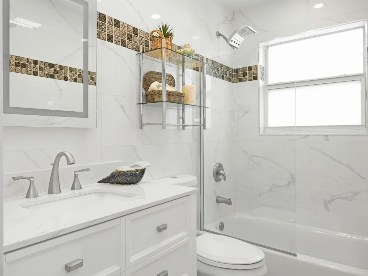 bathroom-modern-shower-wood-accent-tiles-daffodil-tiling Wood accent tiles in a modern bathroom shower in Swansea by Daffodil Tiling, wood effect tile specialists