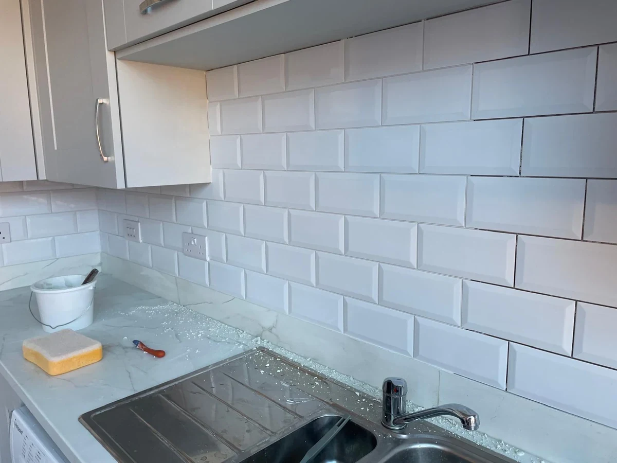 kitchen backsplash white subway tiles cabinet junction swansea daffodil tiling