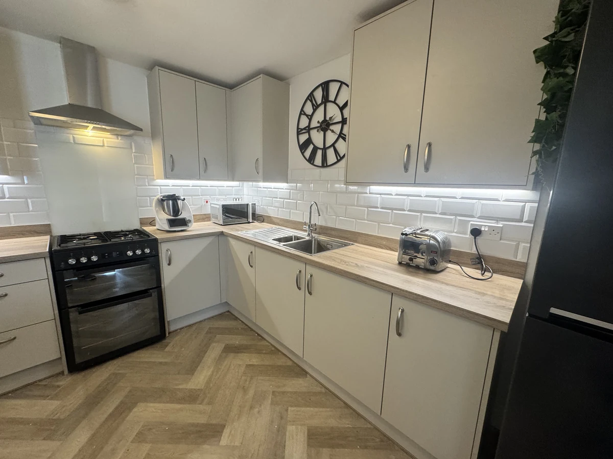 Finished kitchen tiling by tilers covering Killay